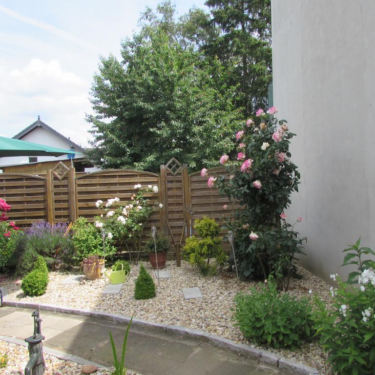 Eifel Quartier Ferienhaus เมเคอร์นิค ภายนอก รูปภาพ